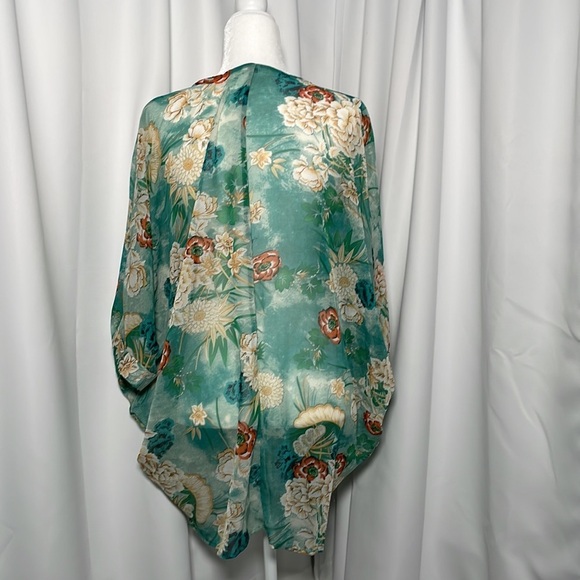 Floral Kimono - Picture 3 of 10